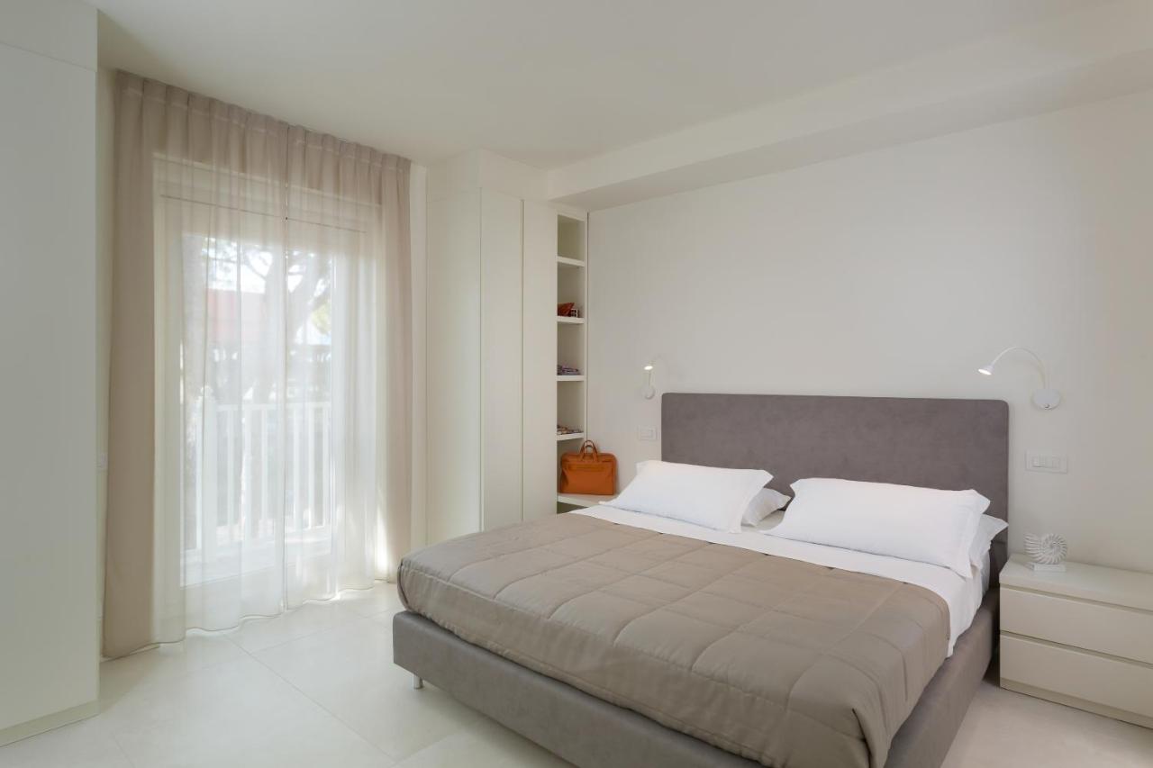 White Aparthotel