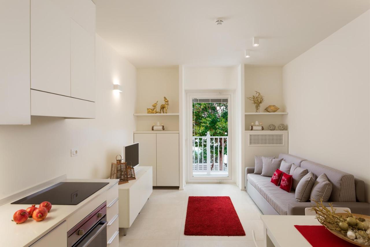 White Aparthotel