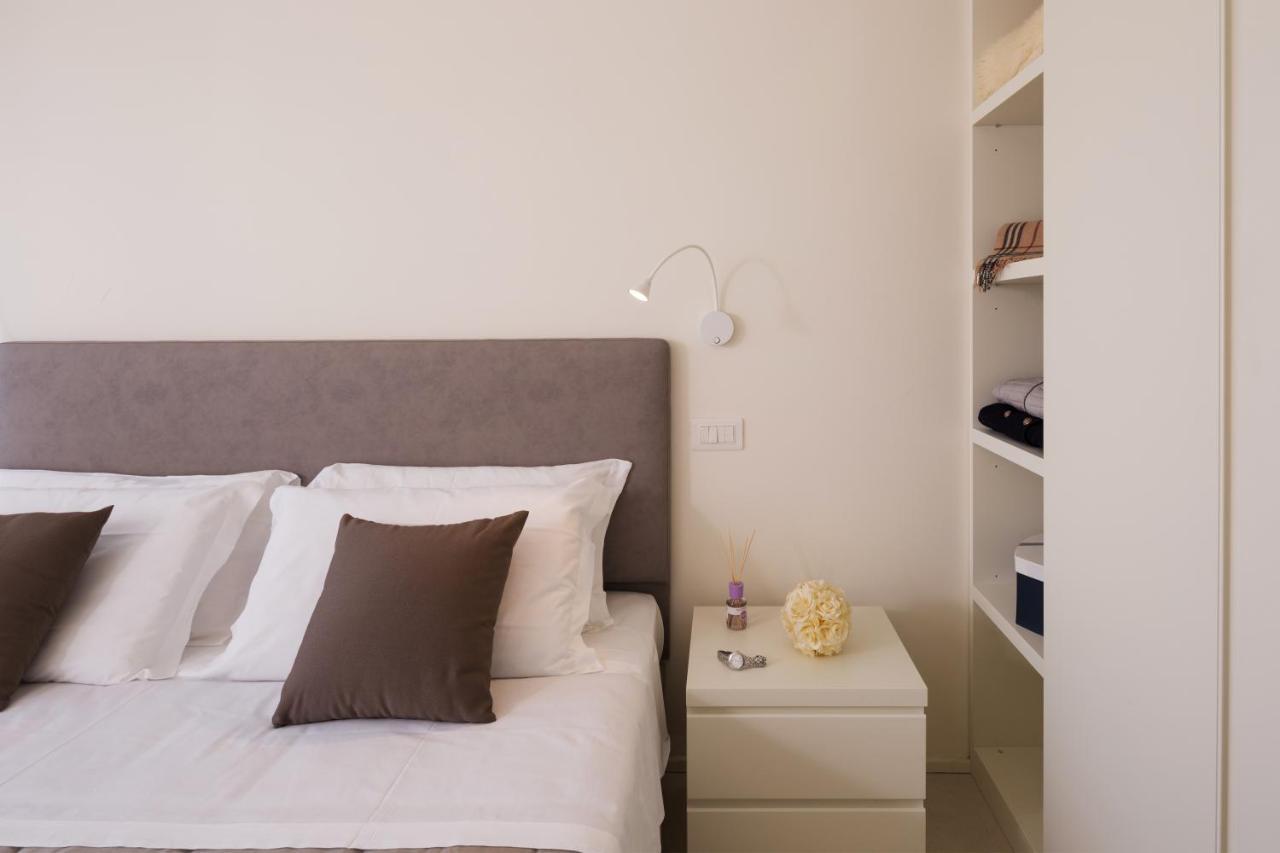 White Aparthotel