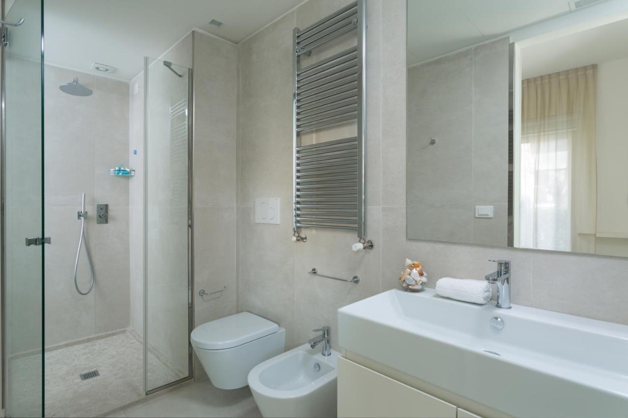 White Aparthotel 3*