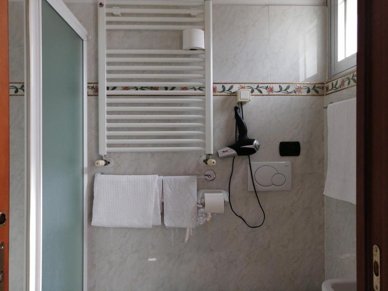 Hotel Linda - Family - Nuova Costruzione Antisismica Riccione