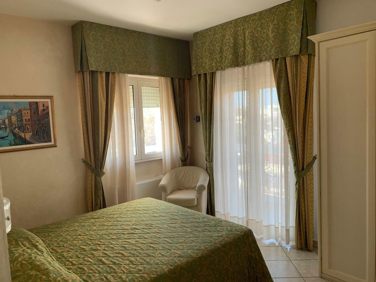 Veliero Aparthotel 4*