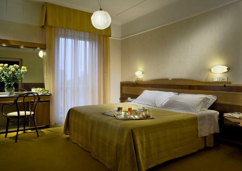 Hotel Vienna Touring 4*