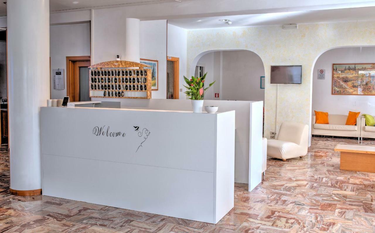 Niagara Hotel 3*