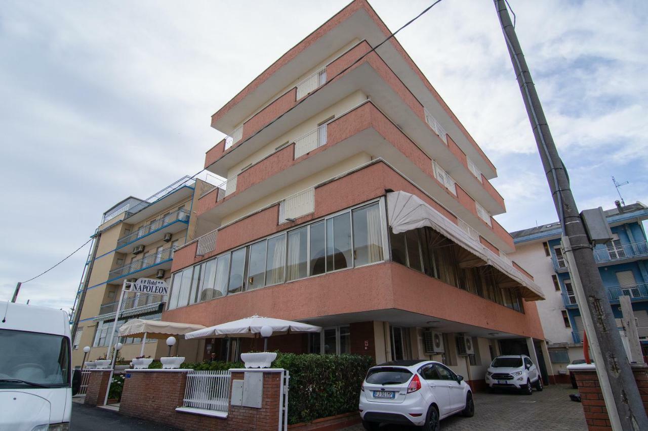 Napoleon Hotel 2*