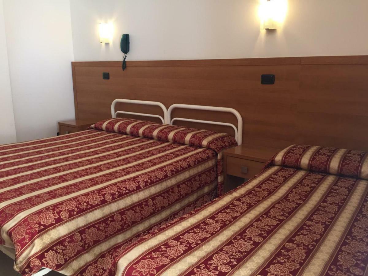 Linda - Family - Nuova Costruzione Antisismica Hotel Riccione