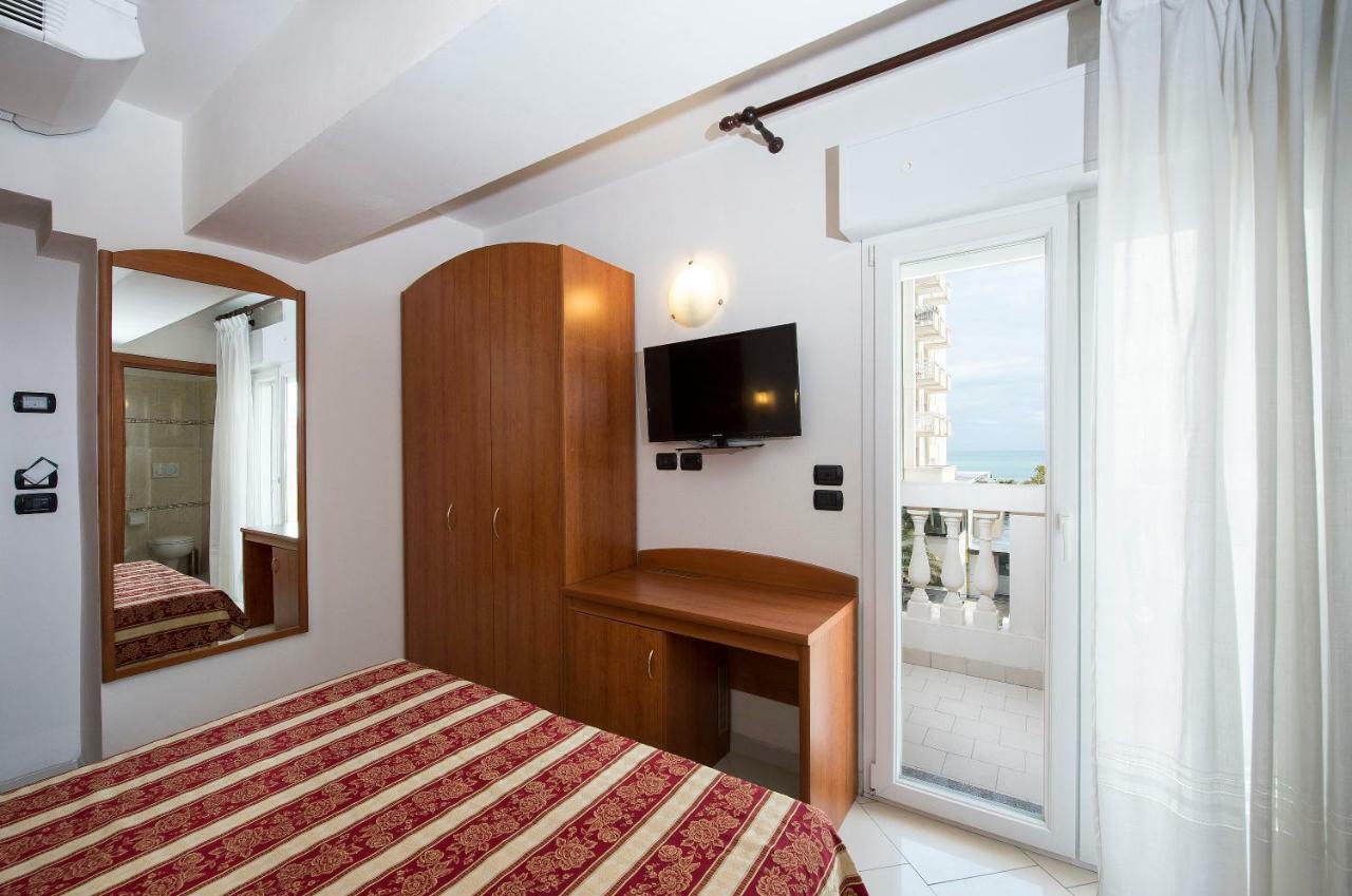 Linda - Family - Nuova Costruzione Antisismica Hotel Riccione