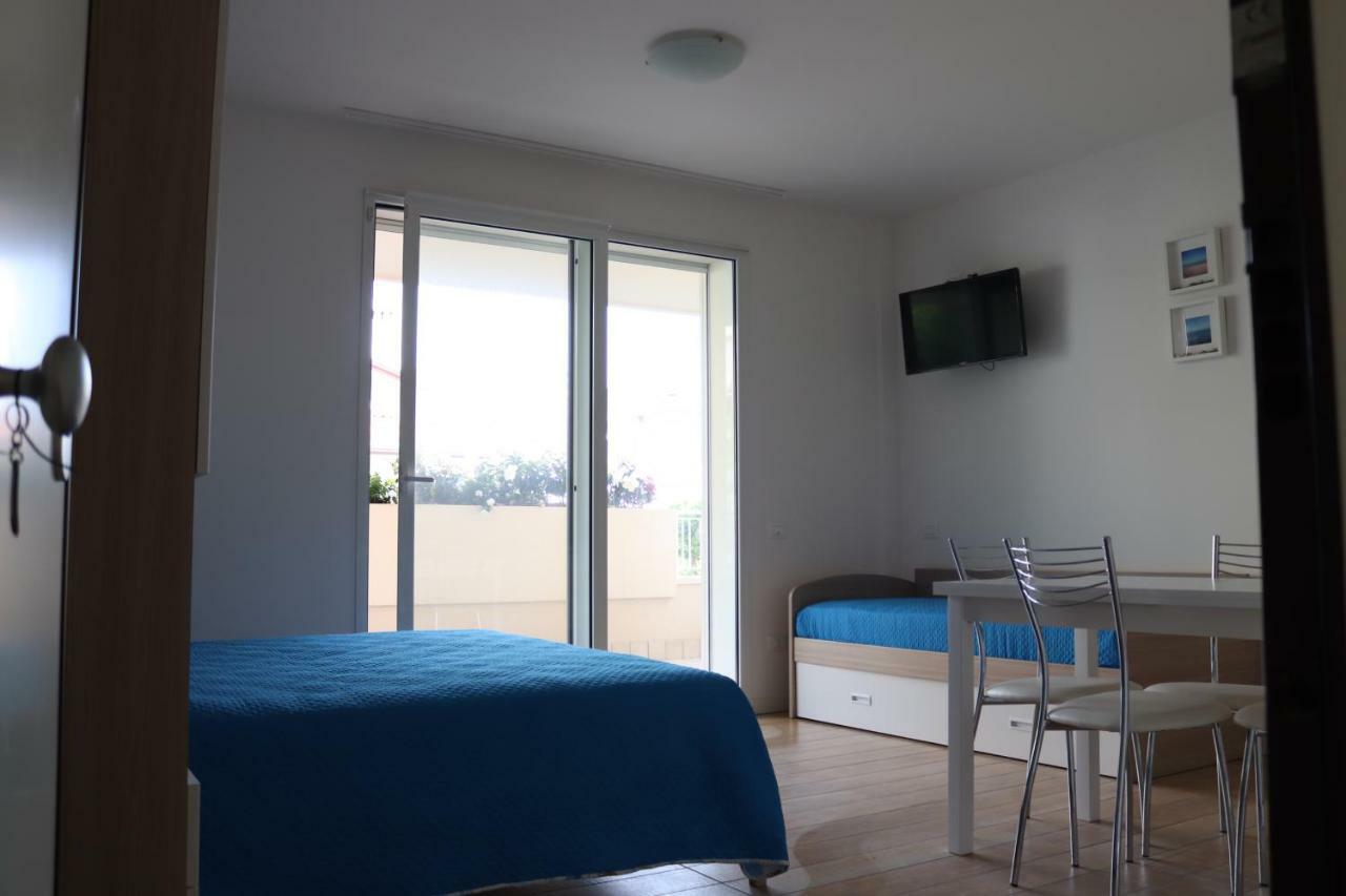 Antares Aparthotel *