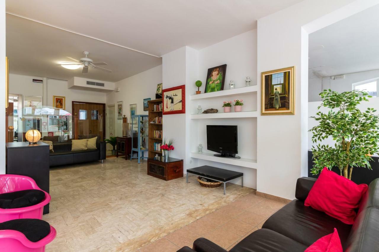 Aparthotel Nest - A Pochi Passi Dal Mare *