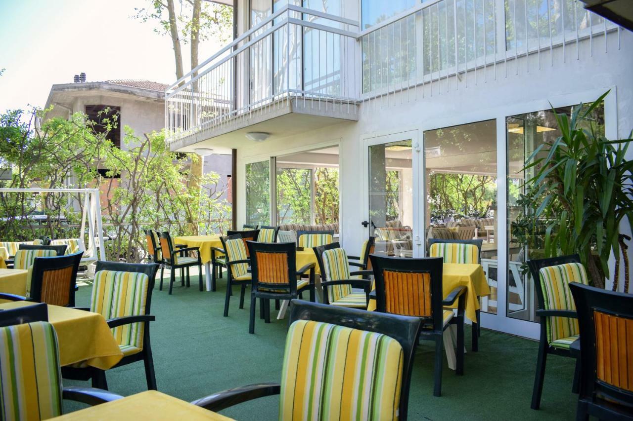 Hotel De Paris 2*