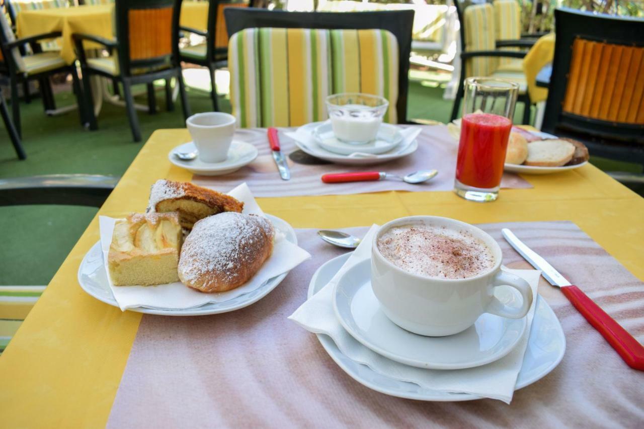 De Paris Hotel 2*