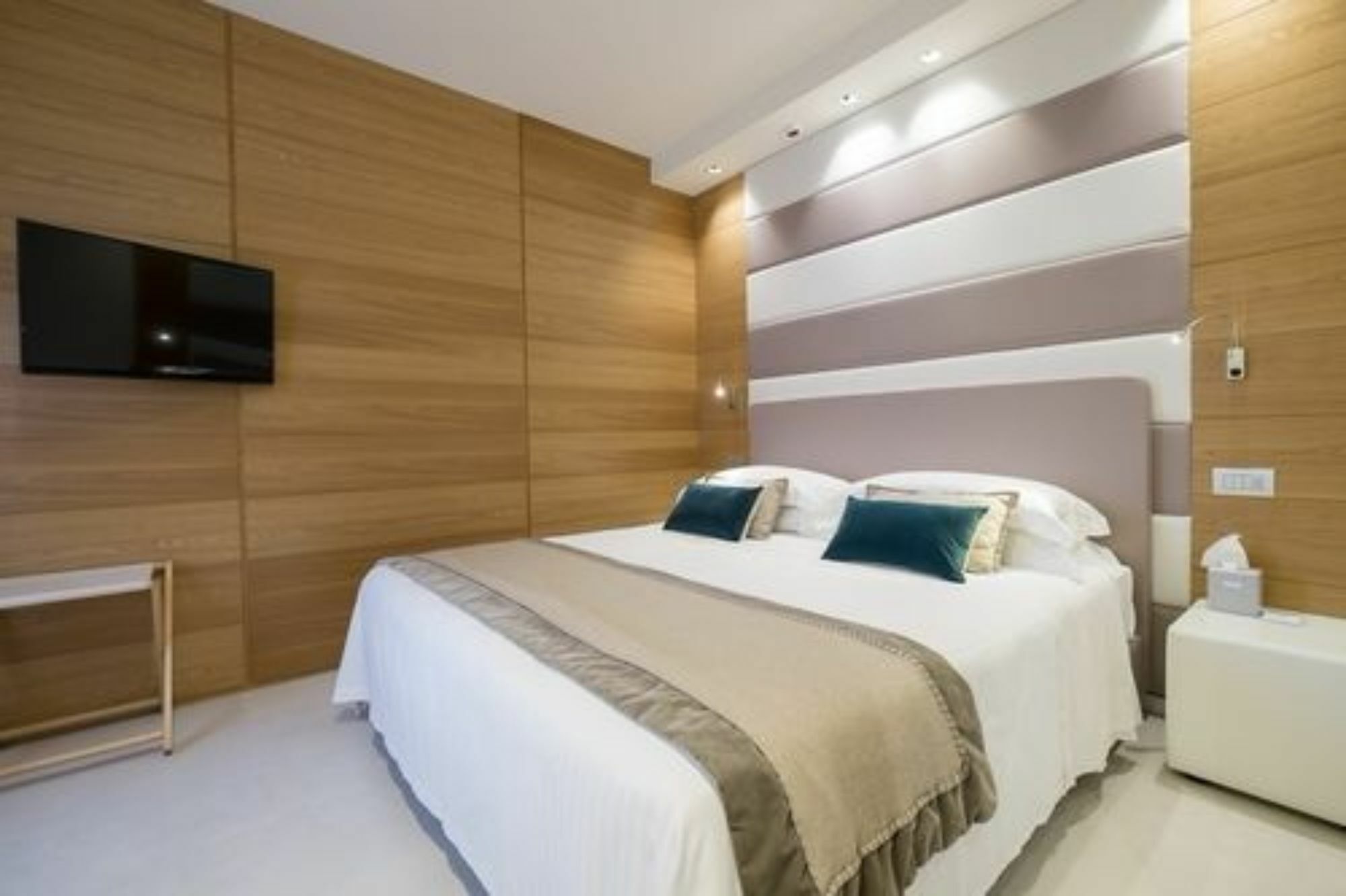 Metropol Ceccarini 4*