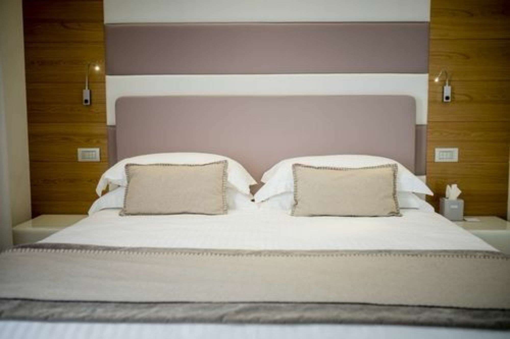 Aparthotel Metropol Ceccarini 4*