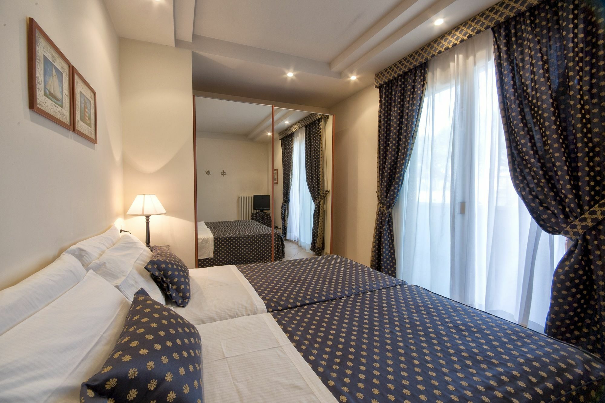 Lungomare - Charming Aparthotel