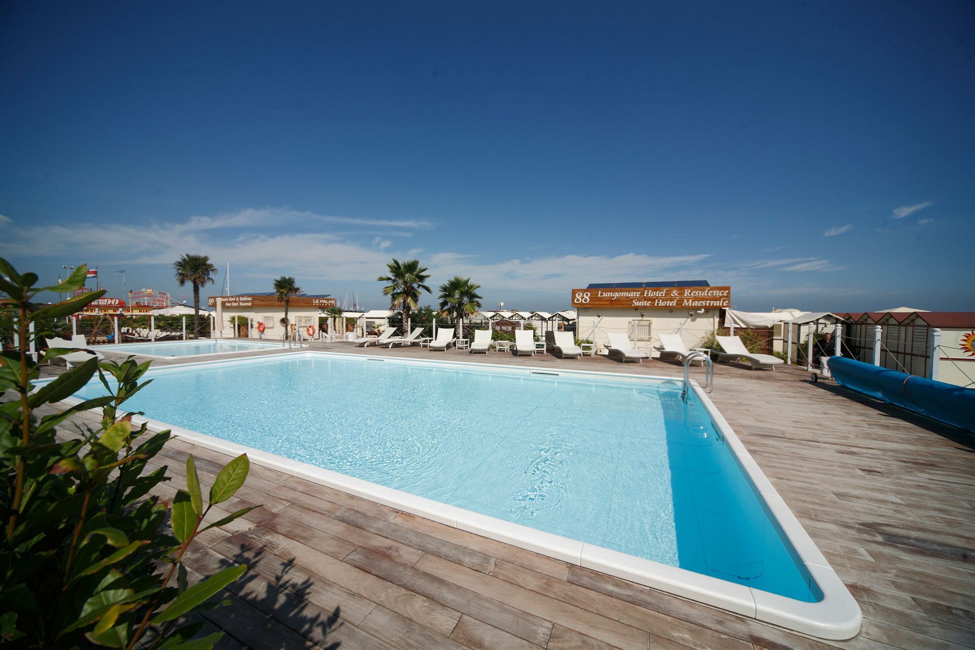 Lungomare - Charming Aparthotel Riccione
