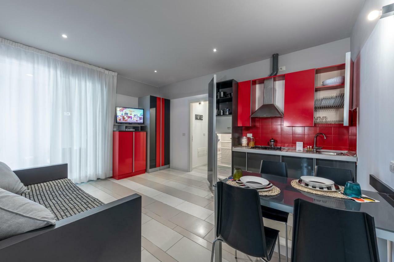 Altomare Aparthotel 3*