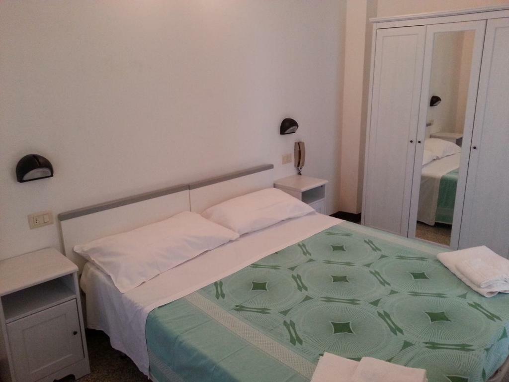 Bed & Breakfast Fiorina - Village Gratuito - Colazione Fino A Mezzogiorno *