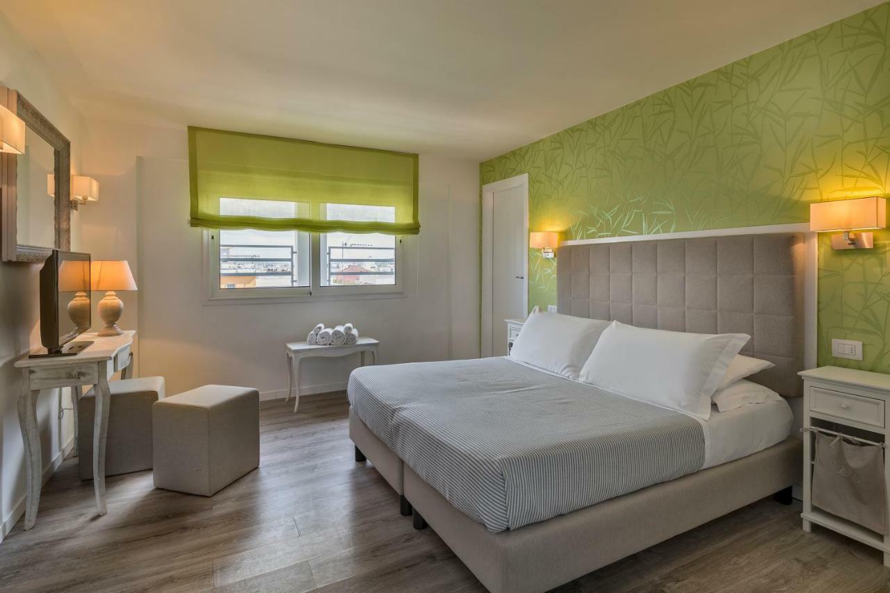 Hotel Corona 3* Riccione