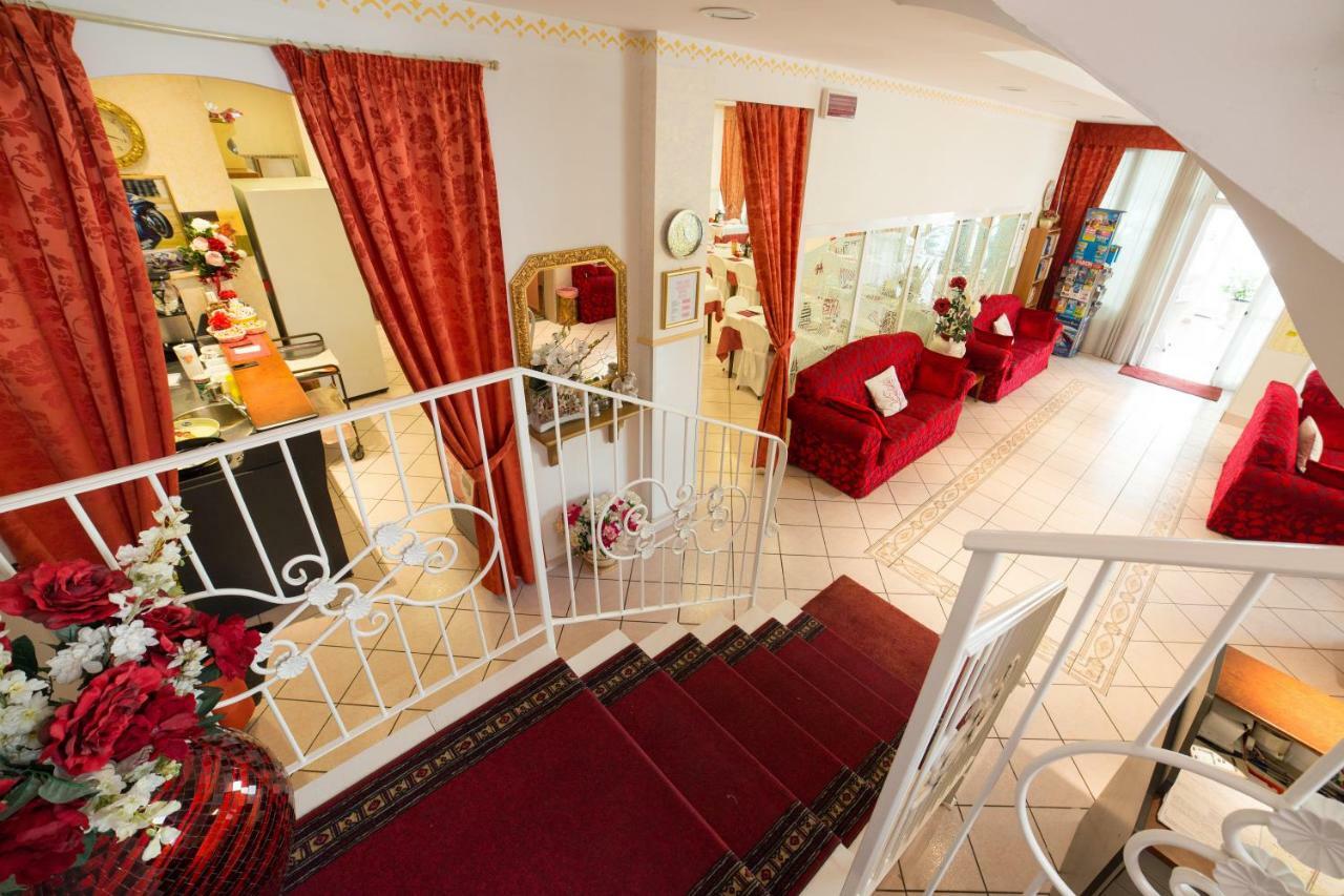 Aurelia Hotel 2*