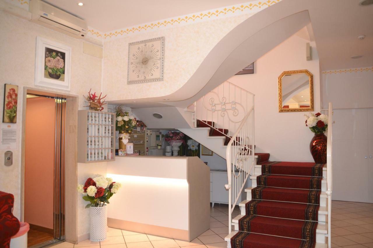 Aurelia 2* Riccione