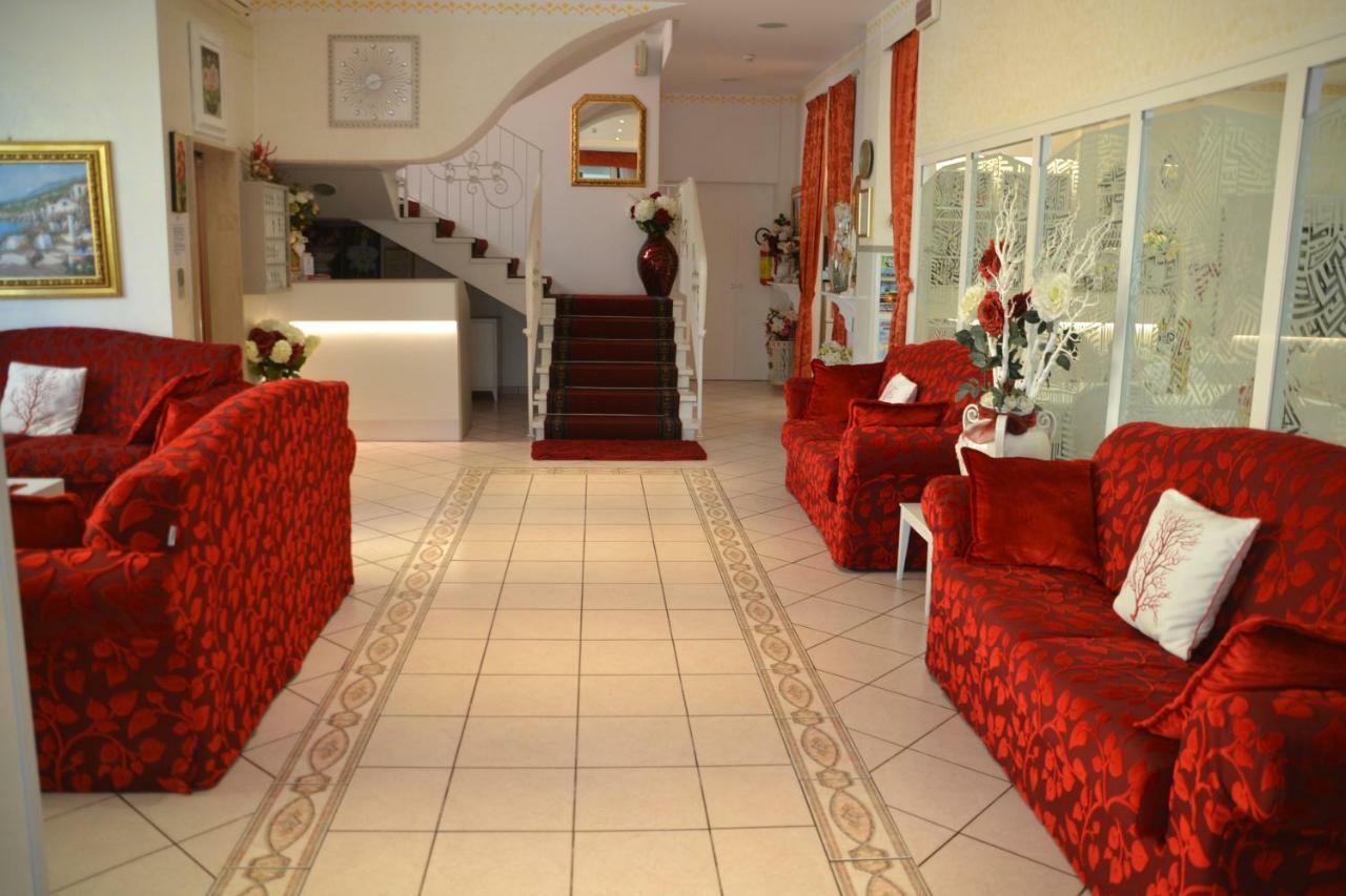 Aurelia Hotel 2*