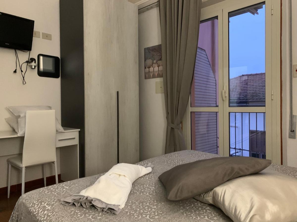 Santa Cecilia Hotel *