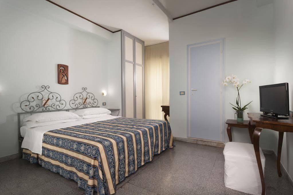 Hotel Hotel Corona