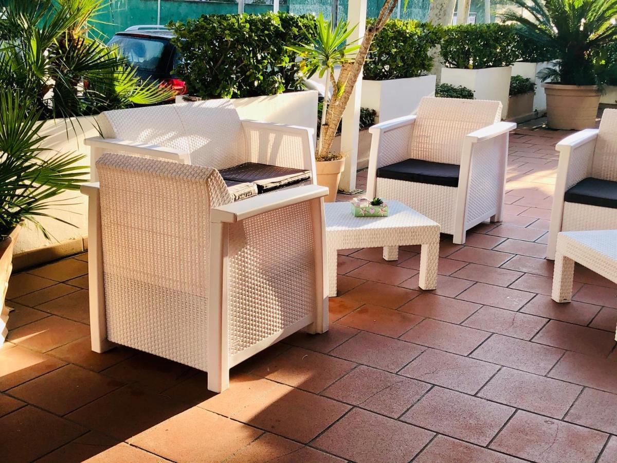Garisenda - In Centro A - Hotel Riccione
