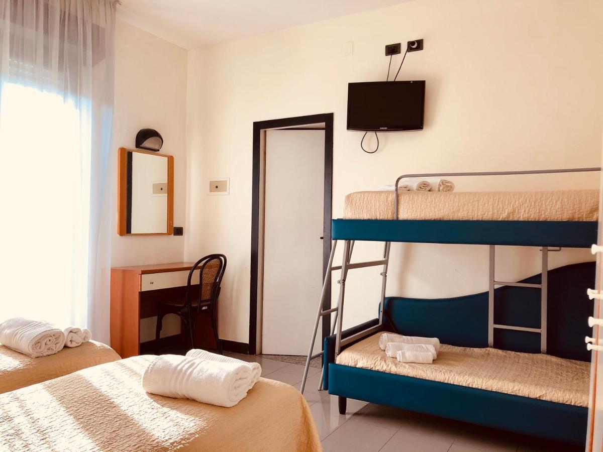 Garisenda - In Centro A - Hotel Riccione