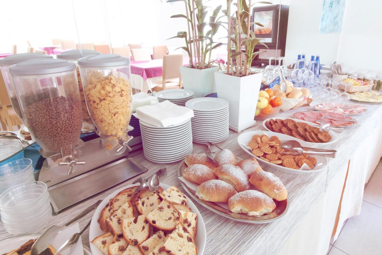 Hotel Aria Di Mare - Bed&brunch In Centro A Riccione