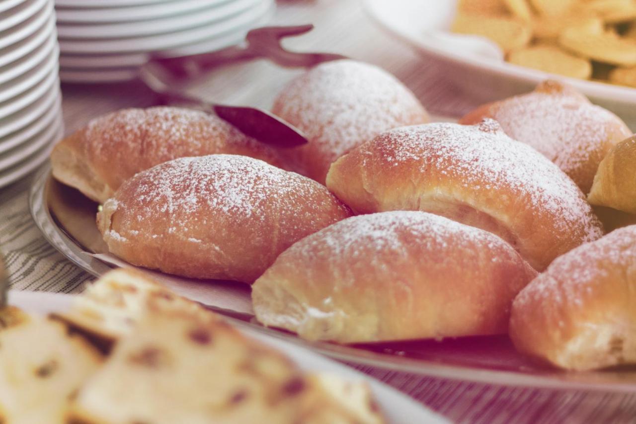 Aria Di Mare - Bed&brunch In Centro A Hotel Riccione
