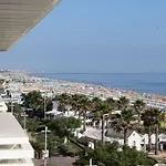 Club Hotel