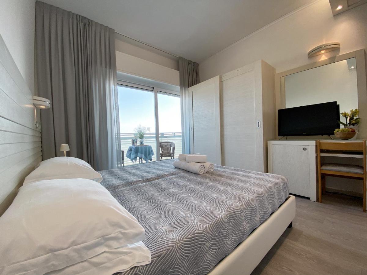 Club Hotel 3*