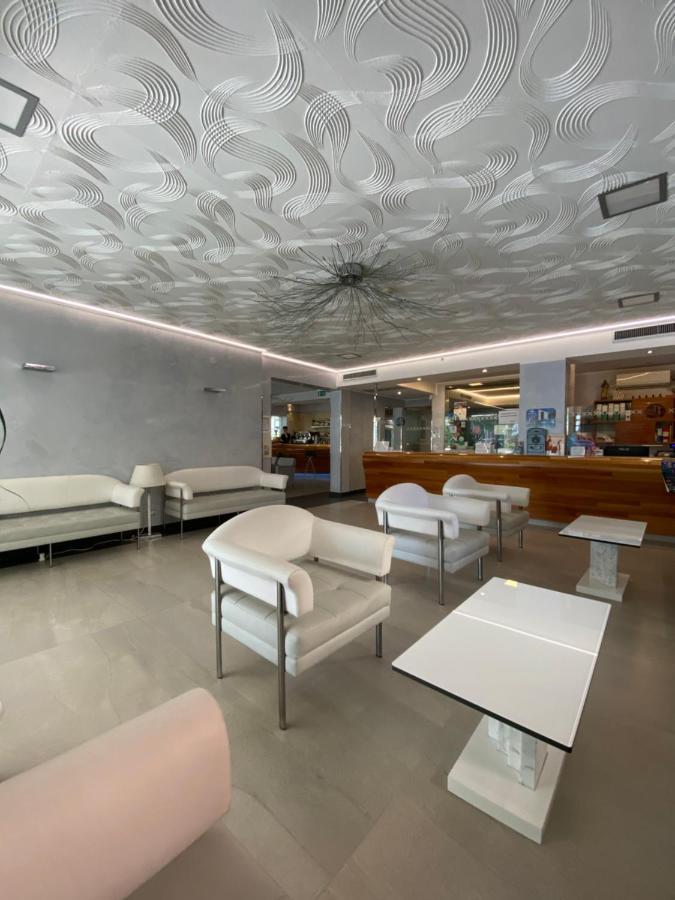 Club Hotel