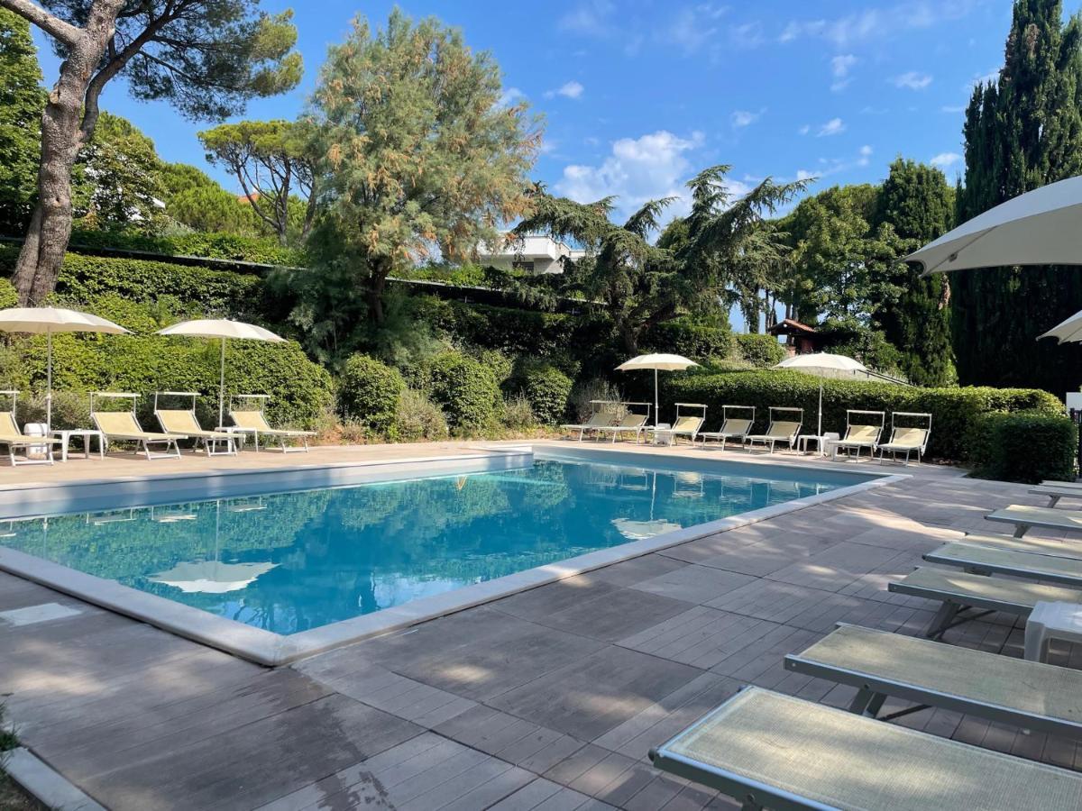 Residenze Al Colle Dei Pini Aparthotel Riccione