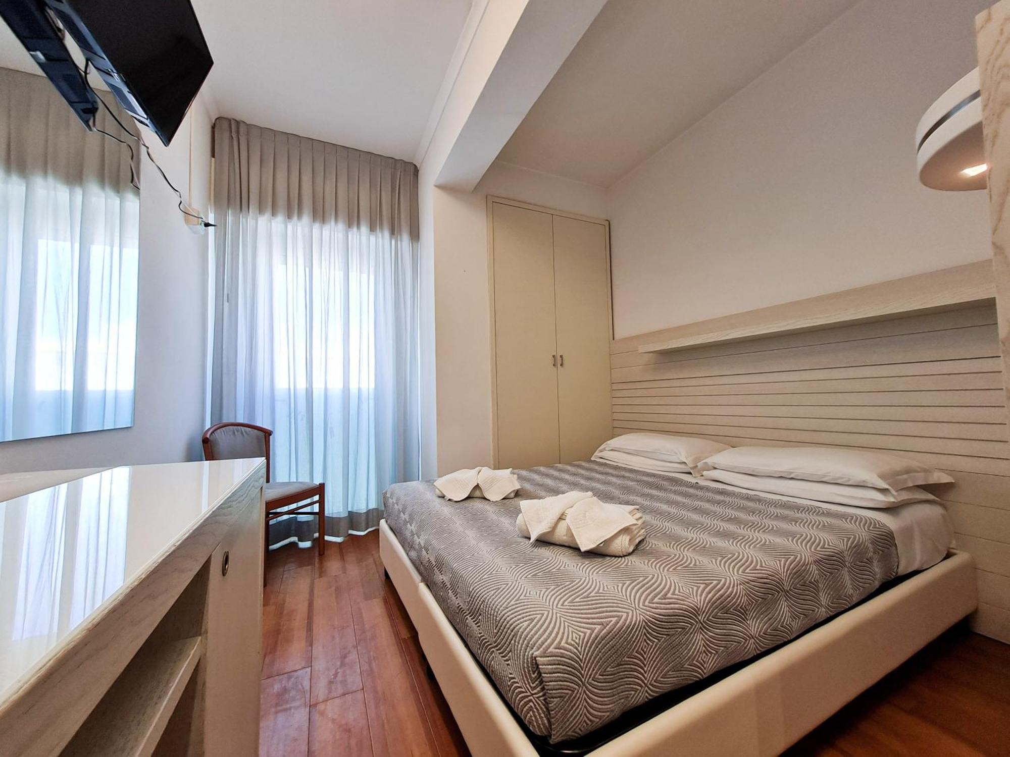 Club Hotel