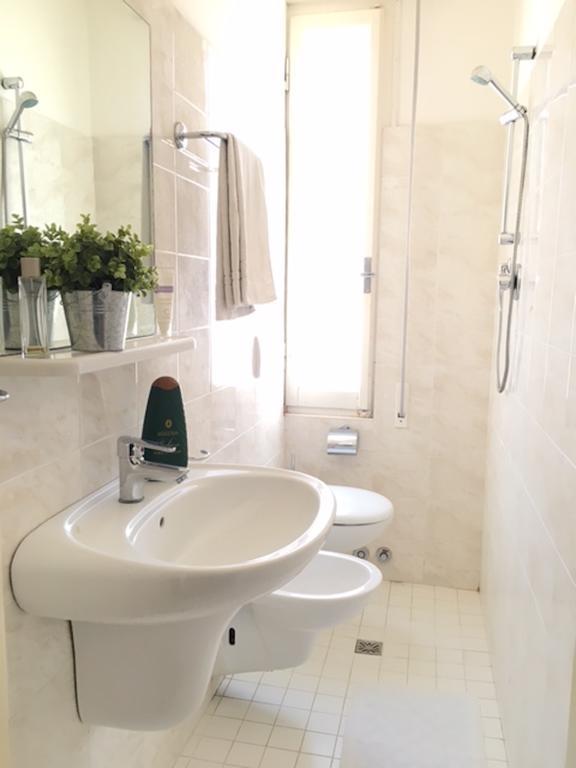 Byron Light Nuova Gestione 2024 2* Riccione