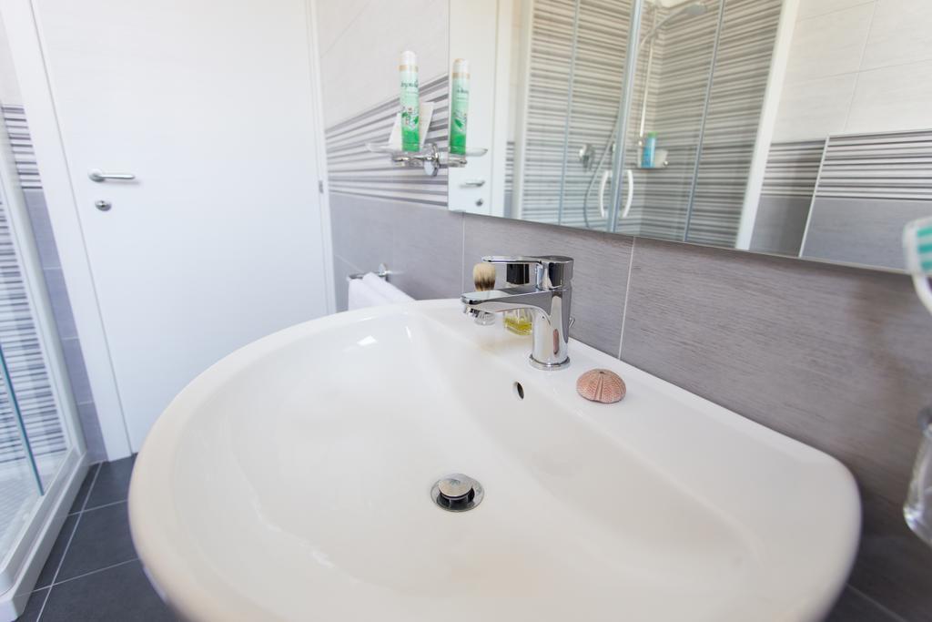Byron Light Nuova Gestione 2024 Hotel 2*