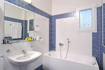 Vittoria 4* Riccione