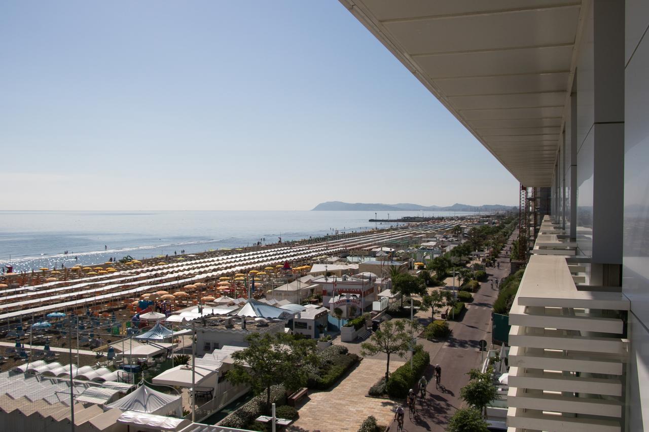 Club Hotel 3*
