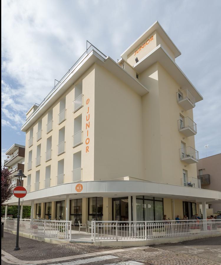 Hotel Junior 2*