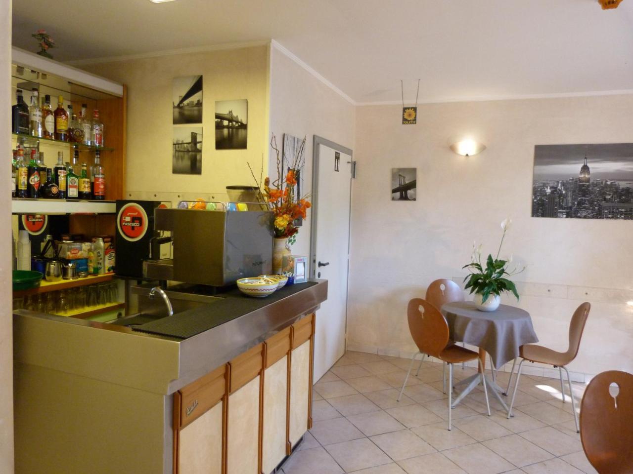 Monti Hotel *