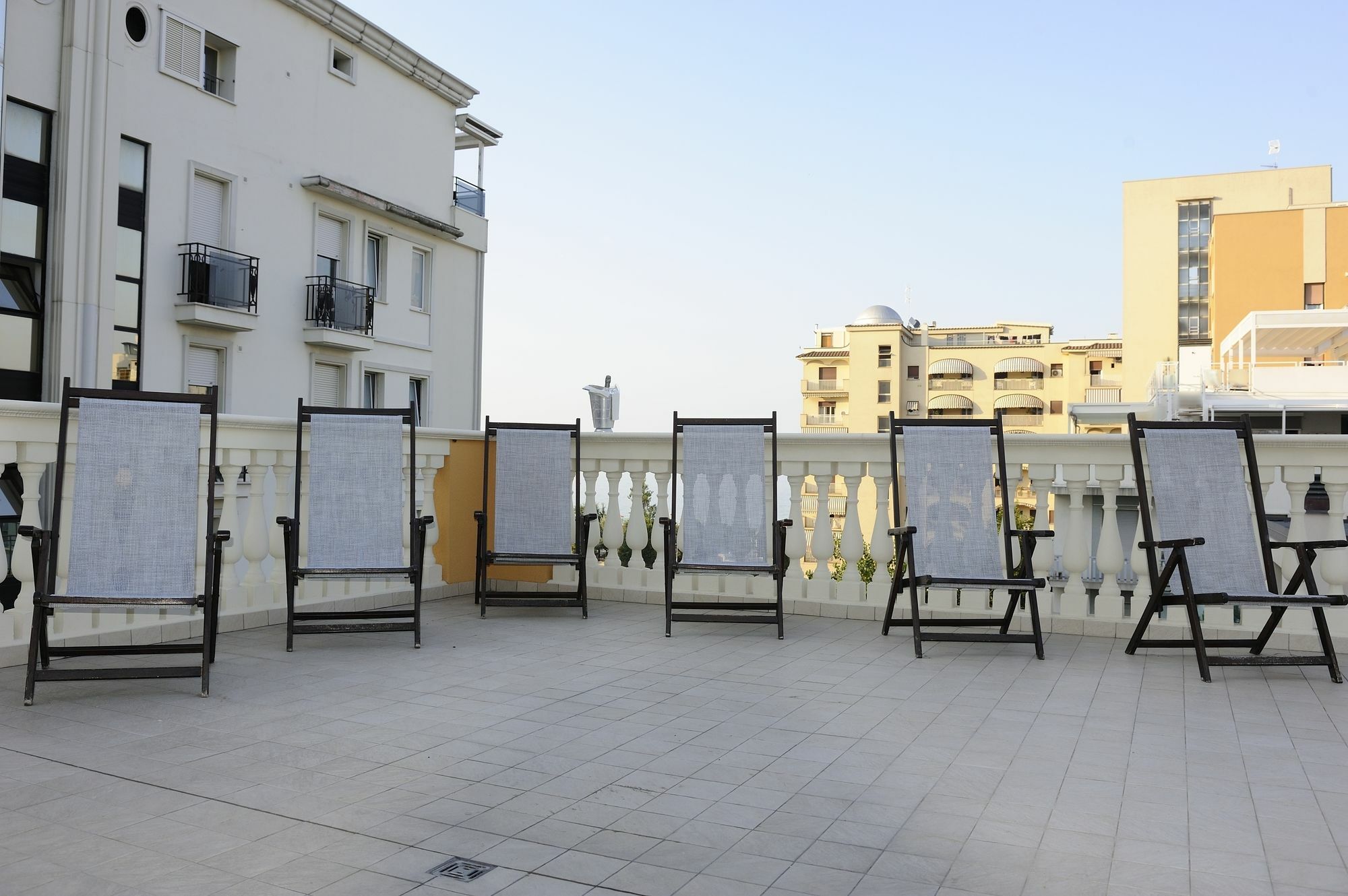 Smeraldo Aparthotel 4*