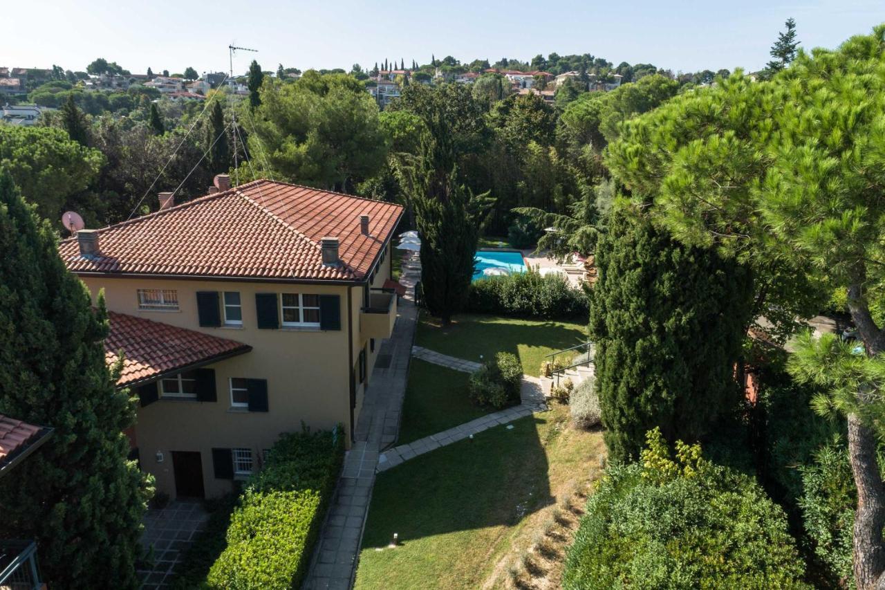 Residenze Al Colle Dei Pini 3* Riccione